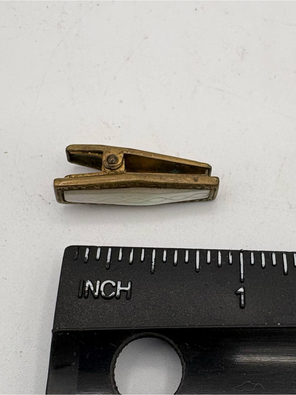 Vtg Gold Tone MOP Inlay Rectangle Skinny Tie Bar Clip Shorty Mini-Style Necktie